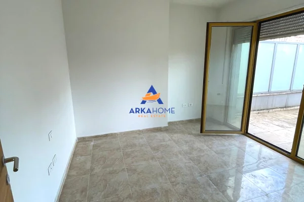 Ambient biznesi me qera 1+1 ne Tirane - 3,190 Euro