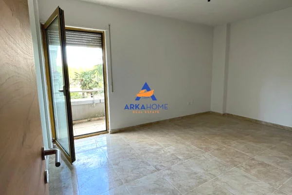 Ambient biznesi me qera 1+1 ne Tirane - 3,190 Euro