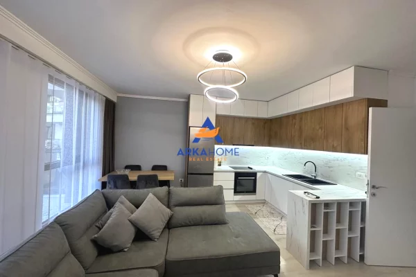 Shtepi ne shitje Apartament ne Tirane, 2+1, Mobilimi E mobiluar, Pagesa 175,000  Euro.