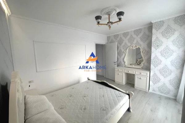 Shtepi ne shitje Apartament ne Tirane, 2+1, Mobilimi E mobiluar, Pagesa 175,000  Euro.