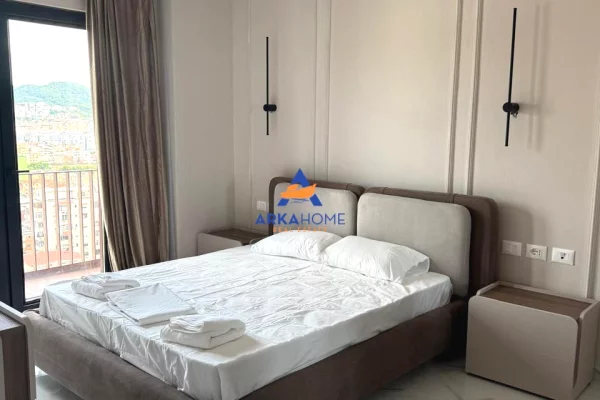 Shtepi me qera Apartament ne Tirane, 3+1, Mobilimi E mobiluar, Pagesa 1,600  Euro.