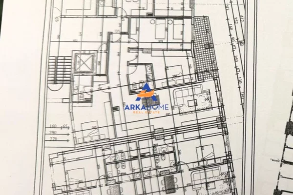 Shtepi ne shitje Apartament ne Tirane, 1+1, Mobilimi Bosh, pa mobiluar, Pagesa 11  Euro.