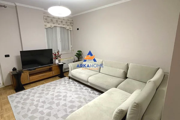 Shtepi me qera 2+1 ne Tirane - 950 Euro