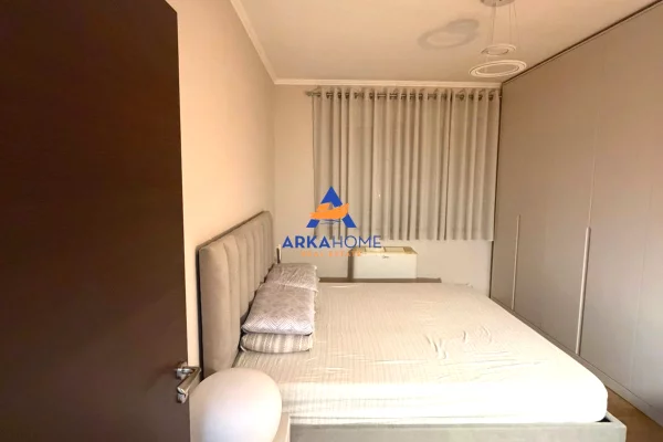 Shtepi me qera Apartament ne Tirane, 2+1, Mobilimi E mobiluar, Pagesa 950  Euro.