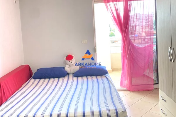 Shtepi ne shitje Apartament ne Tirane, 2+1, Mobilimi E mobiluar, Pagesa 190,000  Euro.