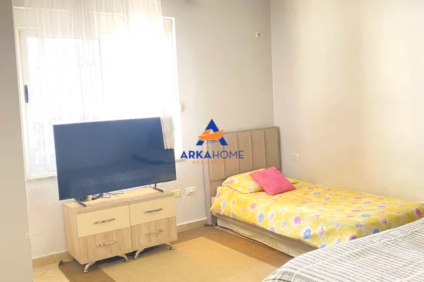 Shtepi ne shitje Apartament ne Tirane, 2+1, Mobilimi E mobiluar, Pagesa 190,000  Euro.