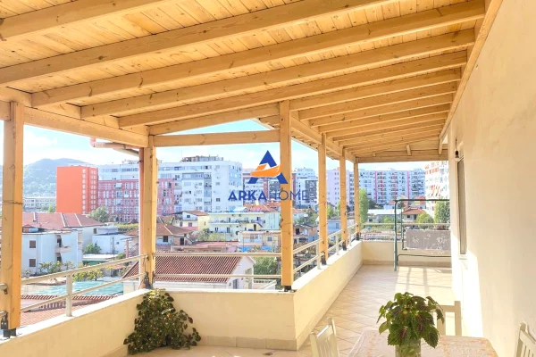 Shtepi ne shitje Apartament ne Tirane, 2+1, Mobilimi E mobiluar, Pagesa 190,000  Euro.