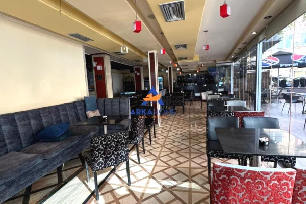 JEPET ME QERA HOTEL+BAR+VERANDE 600M2 "SHESHI WILLSON" 12500 EURO