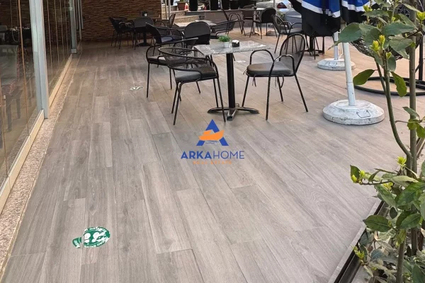 JEPET ME QERA HOTEL+BAR+VERANDE 600M2 "SHESHI WILLSON" 12500 EURO