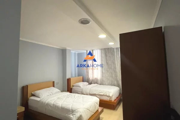 JEPET ME QERA HOTEL+BAR+VERANDE 600M2 "SHESHI WILLSON" 12500 EURO