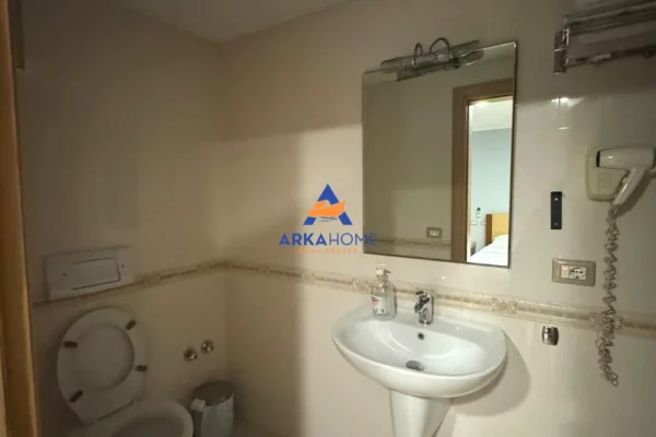 JEPET ME QERA HOTEL+BAR+VERANDE 600M2 "SHESHI WILLSON" 12500 EURO