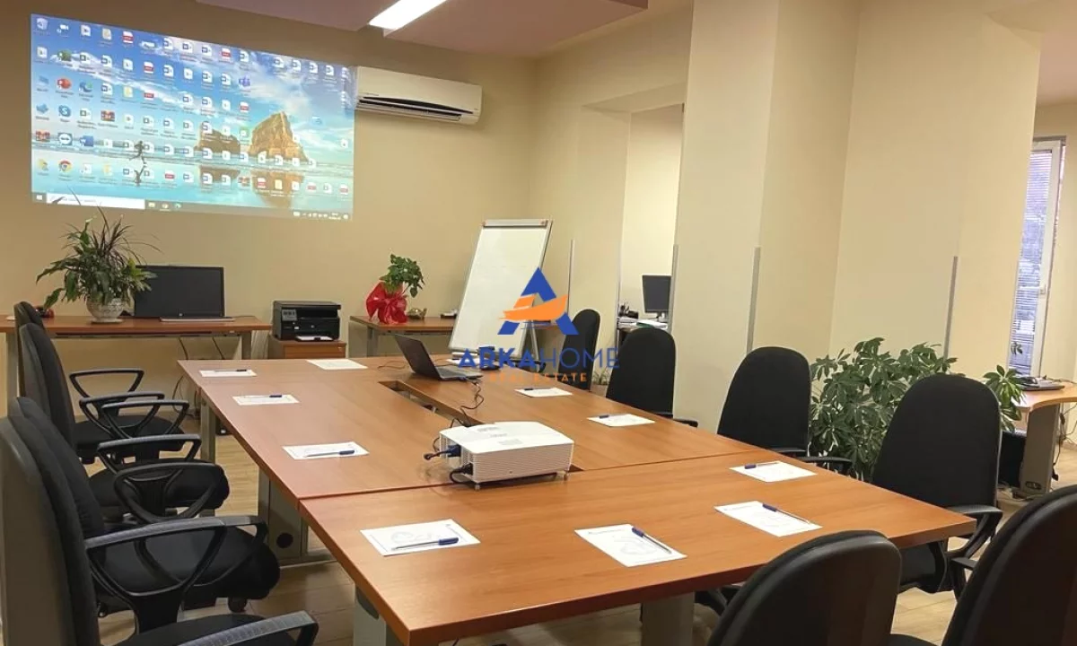 JEPET ZYRE ME QERA 120M2 