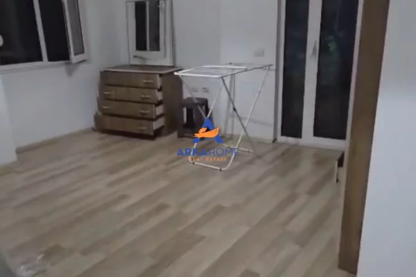 Shtepi me qera Apartament ne Tirane, 2+1, Mobilimi E mobiluar, Pagesa 840  Euro.