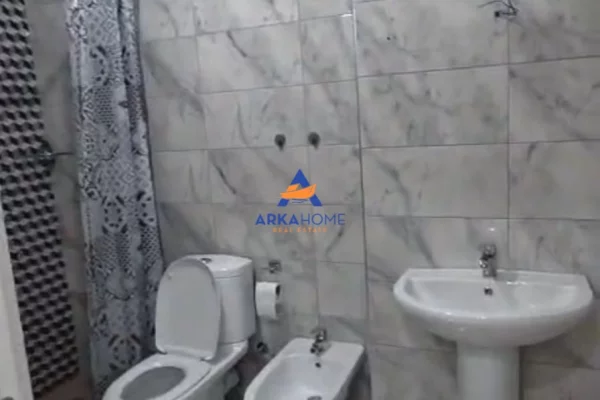 Shtepi me qera Apartament ne Tirane, 2+1, Mobilimi E mobiluar, Pagesa 840  Euro.