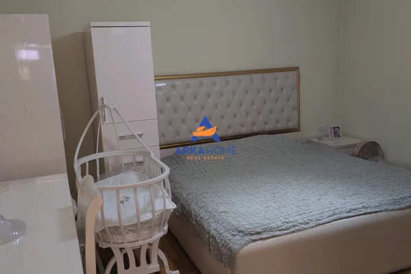 SHITET VILE 3 KATE "PRANE RRUGES ROBERT NACI ,HARRY FULTZ" 515000 EURO