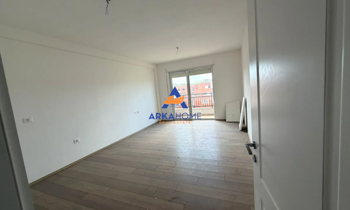 Shtepi me qera Apartament ne Tirane, 2+1, Mobilimi Bosh, pa mobiluar, Pagesa 370  Euro.