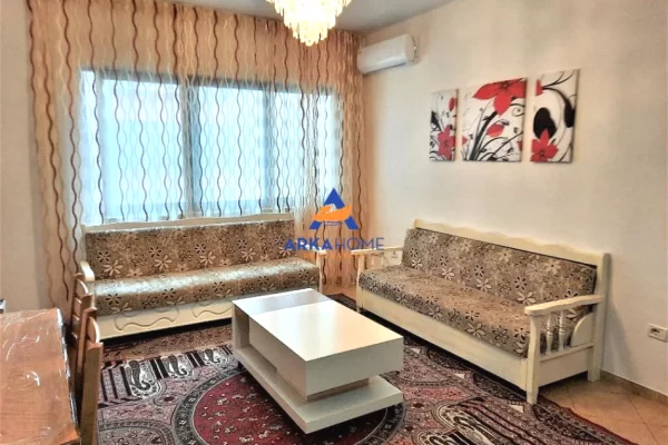 SHITET APARTAMENT 1+1+BALLKON "PRANE TREGUT TE MEDRESES , RRUGA 5 MAJ" 12000000 LEKE