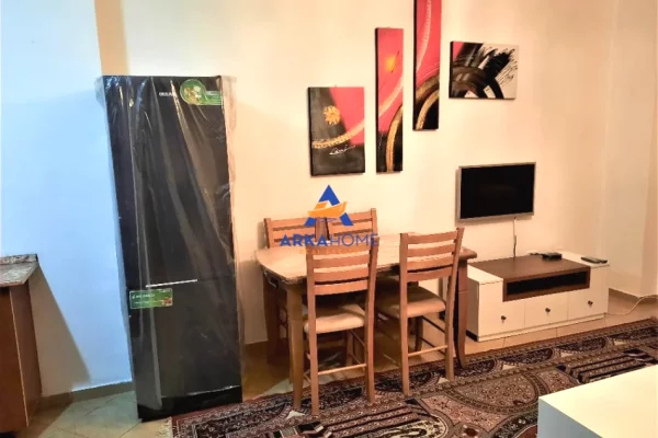 SHITET APARTAMENT 1+1+BALLKON "PRANE TREGUT TE MEDRESES , RRUGA 5 MAJ" 12000000 LEKE