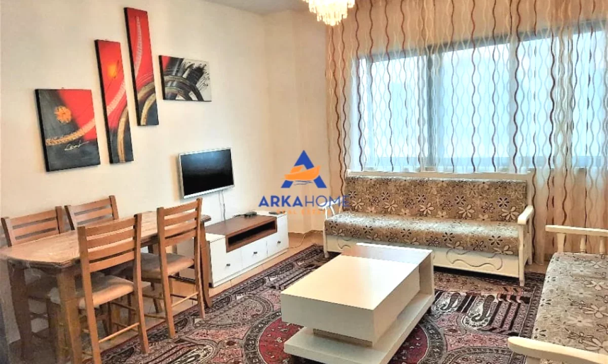 SHITET APARTAMENT 1+1+BALLKON "PRANE TREGUT TE MEDRESES , RRUGA 5 MAJ" 12000000 LEKE