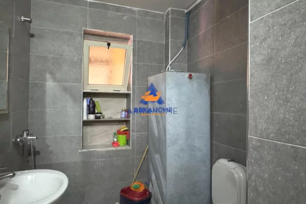 Shtepi me qera Apartament ne Tirane, 1+1, Mobilimi E mobiluar, Pagesa 500  Euro.