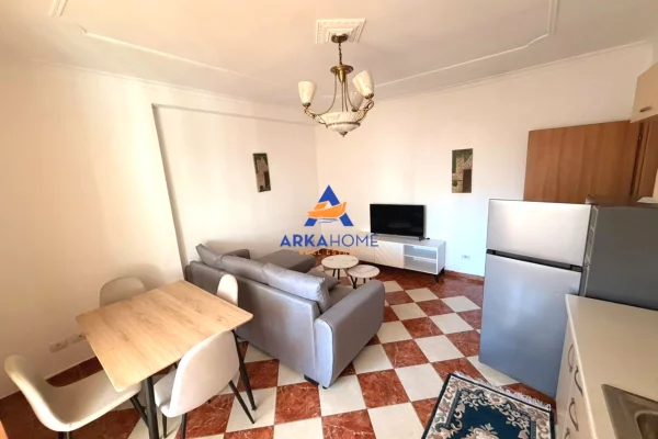 Shtepi me qera Apartament ne Tirane, 2+1, Mobilimi E mobiluar, Pagesa 682  Euro.