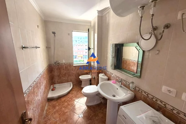 Shtepi me qera Apartament ne Tirane, 2+1, Mobilimi E mobiluar, Pagesa 682  Euro.