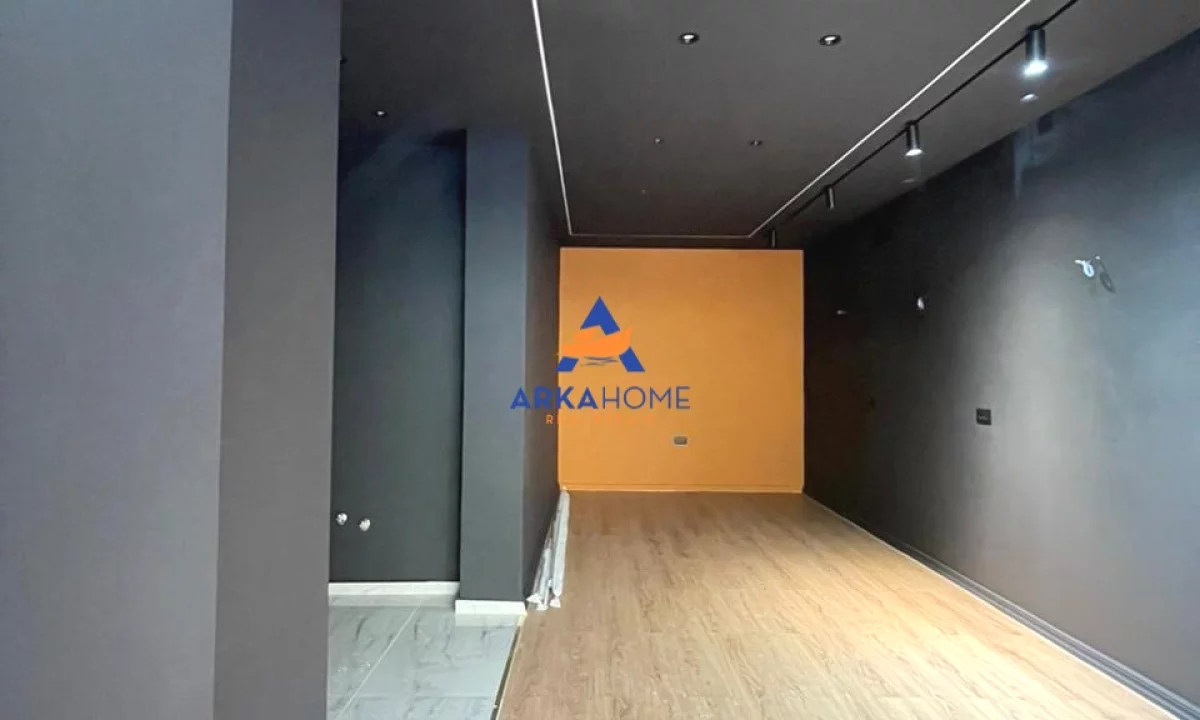 JEPET AMBJENT ME QERA "KOMUNA E PARISIT" 50.000 LEKE