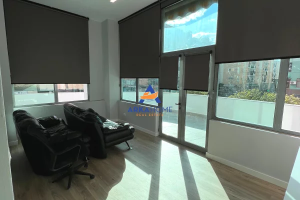 JEPET AMBJENT ME QERA 123M2 "KOMUNA E PARISIT" 1600 EURO