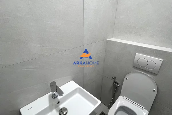 JEPET AMBJENT ME QERA 123M2 "KOMUNA E PARISIT" 1600 EURO