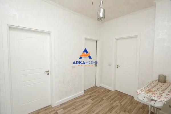 Shtepi me qera Apartament ne Tirane, 3+1, Mobilimi E mobiluar, Pagesa 1,200  Euro.