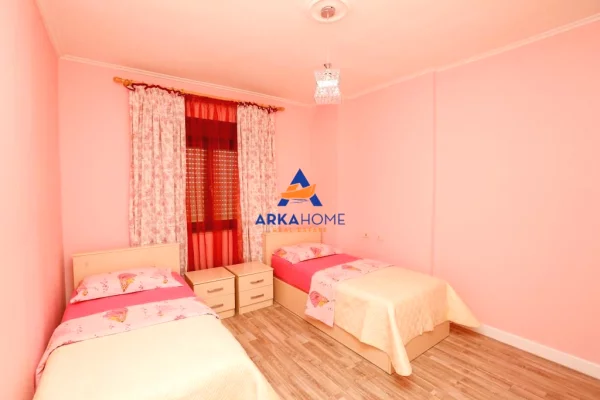 Shtepi me qera Apartament ne Tirane, 3+1, Mobilimi E mobiluar, Pagesa 1,200  Euro.