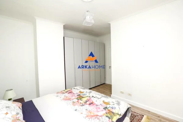 Shtepi me qera Apartament ne Tirane, 3+1, Mobilimi E mobiluar, Pagesa 1,200  Euro.