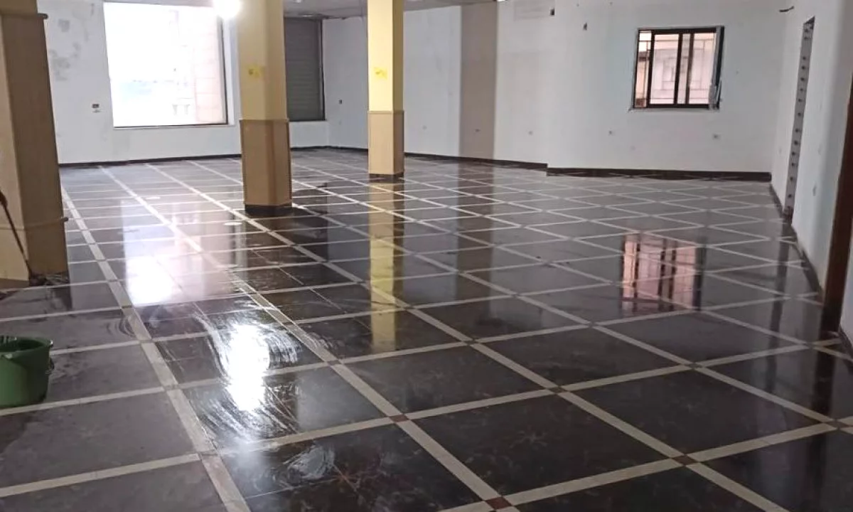 SHITET AMBIENT BIZNESI 1000M2 