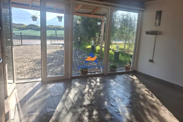 JEPET AMBJENT BIZNESI ME QERA 160M2 "BATHORE" 38000 LEKE