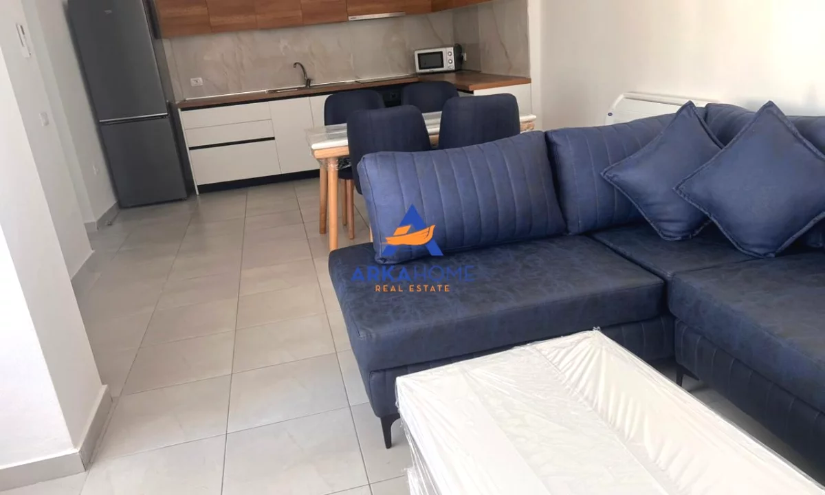 Shtepi me qera Apartament ne Tirane, 2+1, Mobilimi E mobiluar, Pagesa 682  Euro.