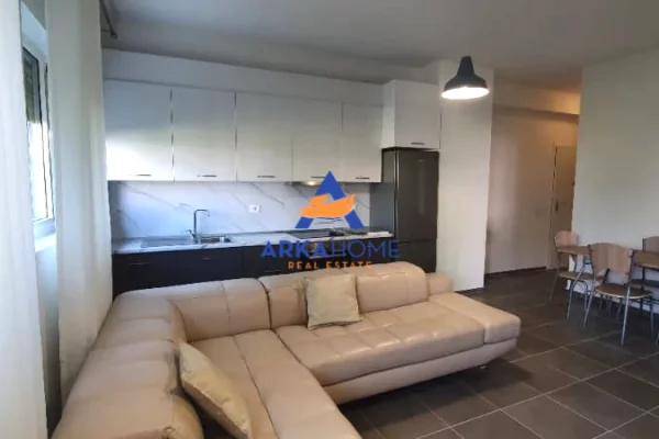 Shtepi me qera 2+1 ne Tirane - 472 Euro