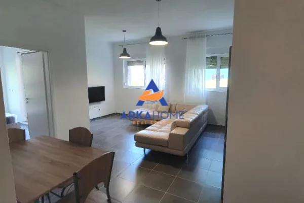 Shtepi me qera Apartament ne Tirane, 2+1, Mobilimi E mobiluar, Pagesa 472  Euro.