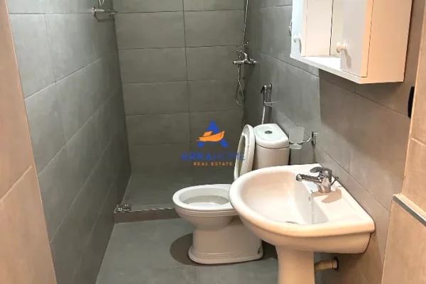 Shtepi me qera Apartament ne Tirane, Garsoniere, Mobilimi E mobiluar, Pagesa 450  Euro.