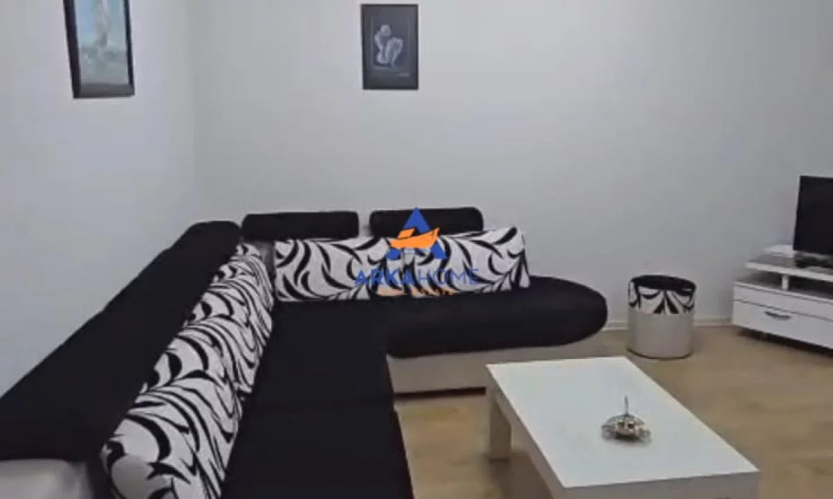 Shtepi me qera Apartament ne Tirane, 1+1, Mobilimi E mobiluar, Pagesa 550  Euro.