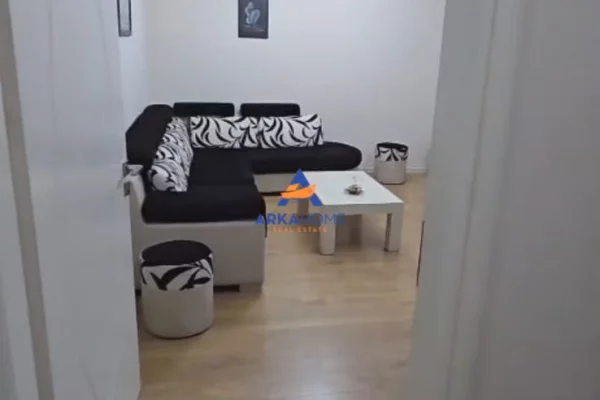 Shtepi me qera Apartament ne Tirane, 1+1, Mobilimi E mobiluar, Pagesa 550  Euro.