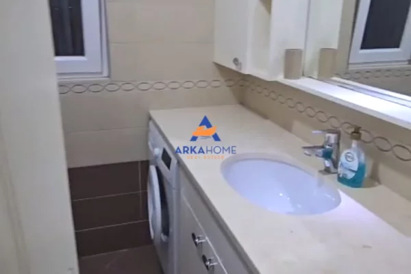 Shtepi me qera Apartament ne Tirane, 1+1, Mobilimi E mobiluar, Pagesa 550  Euro.