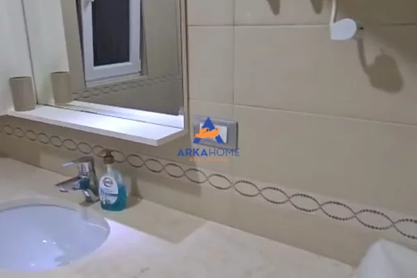 Shtepi me qera Apartament ne Tirane, 1+1, Mobilimi E mobiluar, Pagesa 550  Euro.