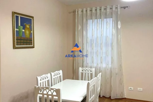 Shtepi me qera 2+1 ne Tirane - 550 Euro