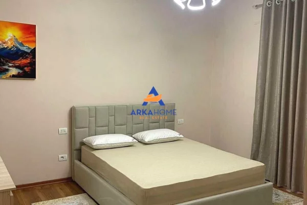 Shtepi me qera Apartament ne Tirane, 2+1, Mobilimi E mobiluar, Pagesa 550  Euro.