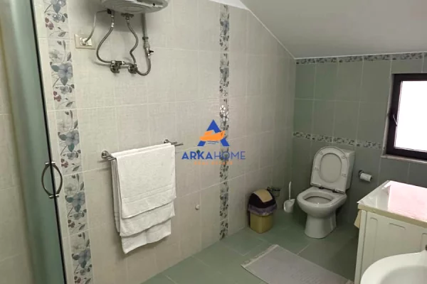 Shtepi me qera Apartament ne Tirane, 3+1, Mobilimi E mobiluar, Pagesa 891  Euro.