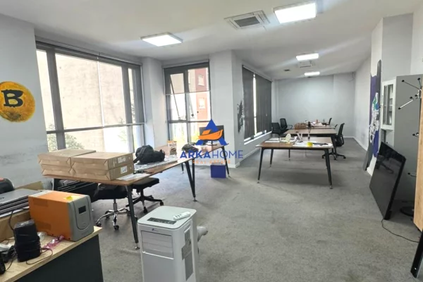 Ambient biznesi me qera 1+1 ne Tirane - 5,300 Euro