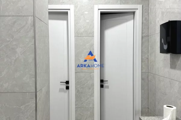 JEPET ZYRE ME QERA 405M2 "RRUGA HOXHA TAHSIN" 5300 EURO