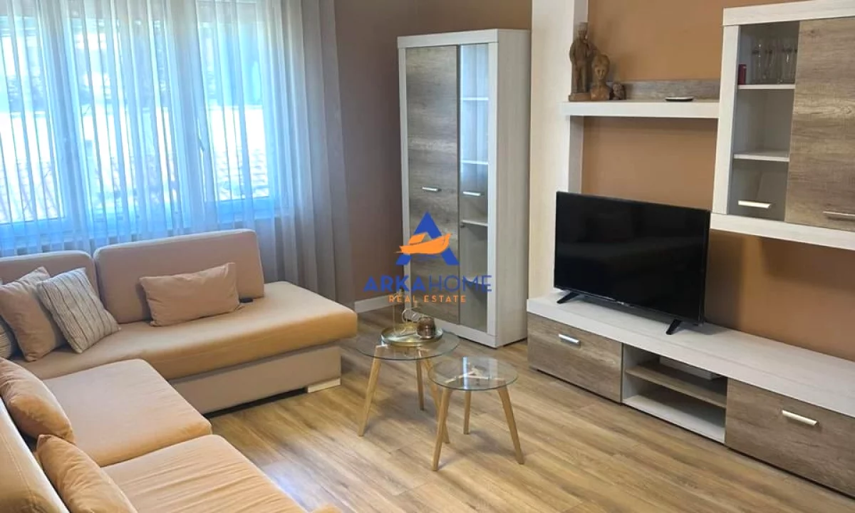 Shtepi me qera Apartament ne Tirane, 2+1, Mobilimi E mobiluar, Pagesa 700  Euro.