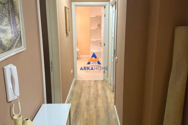 Shtepi me qera Apartament ne Tirane, 2+1, Mobilimi E mobiluar, Pagesa 700  Euro.