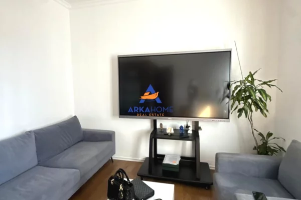 Ambient biznesi me qera 1+1 ne Tirane - 11 Euro